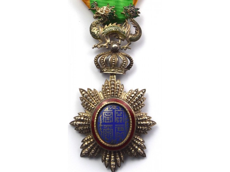  Médailles Étrangères -Ordre du Dragon