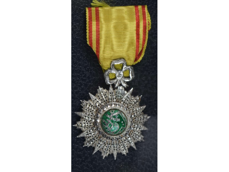 TUNISIE, Étoile de chevalier au chiffre de...