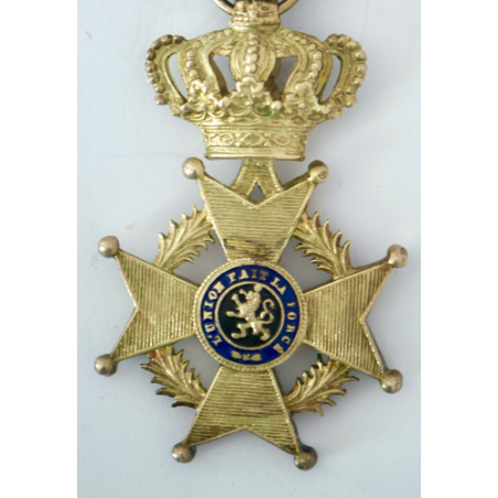 BELGIQUE l'ordre de LEOPOLD II Grade de Chevalier avec épée